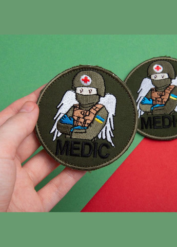 Набір шевронів 2 шт. на липучці MEDIC хакі 7,5х7,5 см, вишитий патч шеврон нашивка медична, медичний IDEIA (302243372)