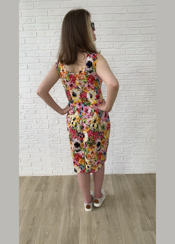 Желтое повседневный, кэжуал желтое поплиновое хлопковое летнее женское платье-футляр миди с цветочным принтом с красными цветами с желтыми цветами платье-майка, футляр No Brand с цветочным принтом