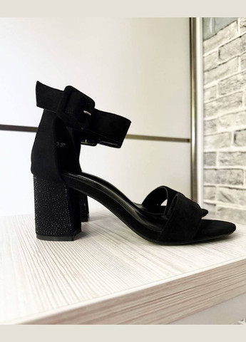 Ефектні жіночі босоніжки No Brand (338255722)