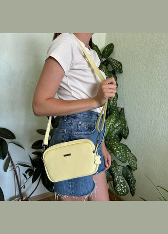 Кожаная мини сумочка на плечо, натуральная кожа, металлическая фурнитура желтая (sku_1595Ж) No Brand (330576227)