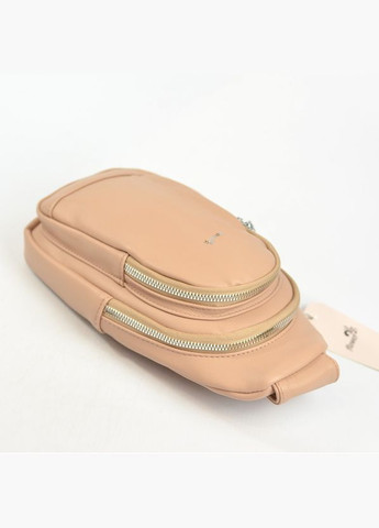 Пудрова жіноча маленька модна нагрудна сумка слінг бананка через плече No Brand (290187038)