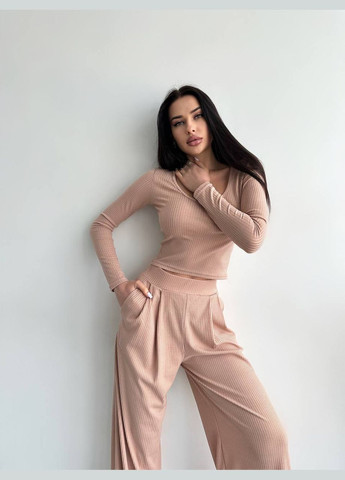 Жіночий бежевий костюм No Brand (339508368)