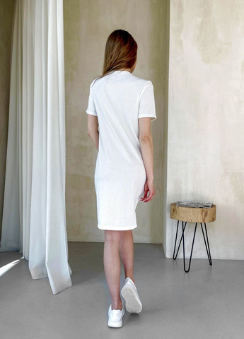 Белое повседневный платье-футболка до колена в рубчик черное 700000141 оверсайз, платье-футболка Merlini однотонное