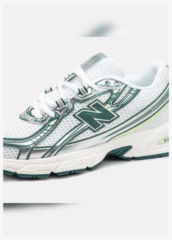 Срібні кросівки No Brand