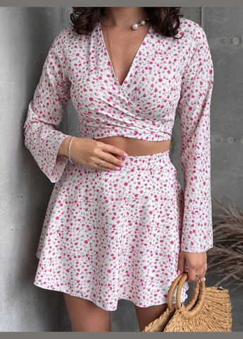 Жіночий костюм двійка: укорочена кофта та спідниця в квітковому принті MonCher (334256862)