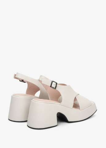 Босоніжки, колір молочний Estro (282954834)