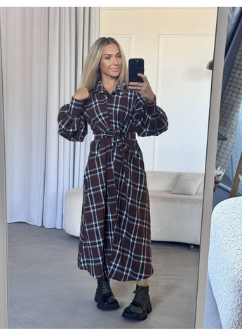 Темно-бежевое платье-рубашка Garna в клетку