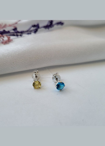 Серебряные Сережки гвоздики на закрутках Камень 5 мм Синего и Желтого цвета серебро 925 пробы Родиров 54408р No Brand (306743149)