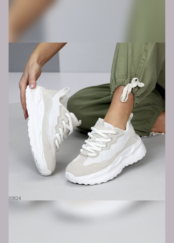 Білі осінні зручні жіночі кросівки No Brand