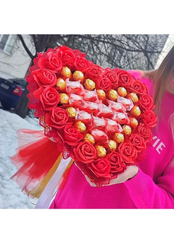 Великий букет 40 см із цукерок Raffaello та Ferrero Rocher у формі серця, 36 цукерок No Brand (385179527)