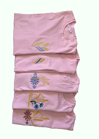 Розовая женская розовая вышитая футболка с красным орнаментом НоКо узор орнамент прямой, свободная трикотаж (340248498)