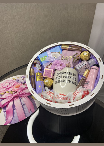 Жіночий подарунковий бокс «Приймаю тільки гроші» | Стильний набір з горнятком, косметикою та солодощами No Brand (340489880)