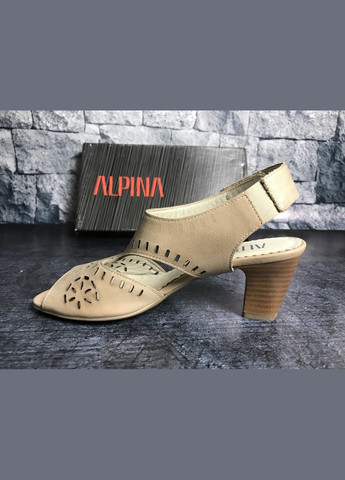 Бежевые кожаные женские босоножки в бежевом цвете Alpina на липучке