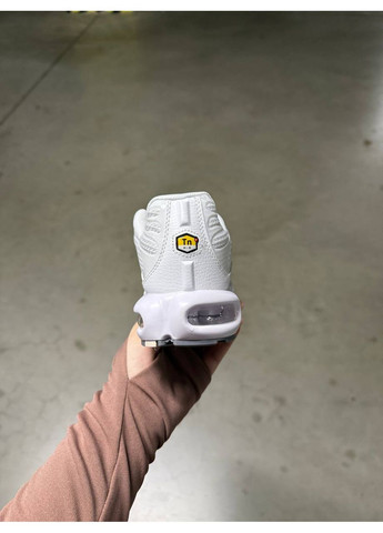 КРОСІВКИ ЖІНОЧІ NIKE TN WHITE SILVER НАЙК АІР МАКС ТН ПЛЮС No Brand білі демісезони (368868747)