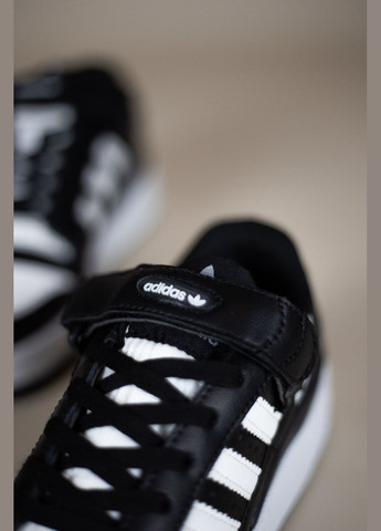 Чорно-білі осінні жіночі кросівки на весну з липучкою чорні з білим No Brand