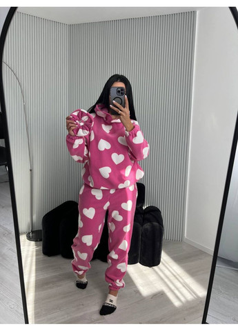 Розовая очень теплая пижамка/ домашний костюм женский в сердечках No Brand