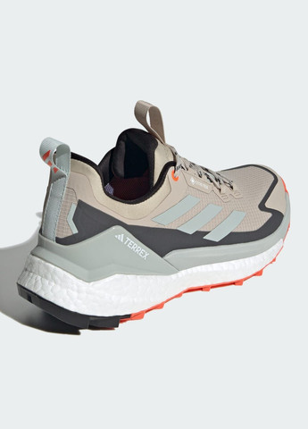 Бежевые всесезонные кроссовки для хайкинга terrex free hiker 2.0 low gore-tex adidas