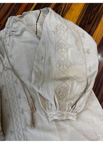 Бежева жіноча вишита сорочка бавовна (360481459)