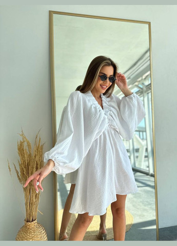 Белое кэжуал трендовое муслиновое платье с длинным рукавом Adelante однотонное