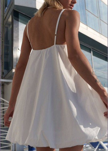 Белое короткое платье с тонкими бретелями "балон" ZF inspire