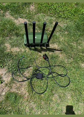 РЕБ (720-1050Мгц) (2.4-2.5 Мгц) 4-діапазонний з магнітним кріпленням на авто або на позицію Daniel Defense (308020020)