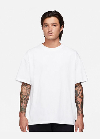 Белая мужская футболка b tee essentials db9975-100 белая Nike