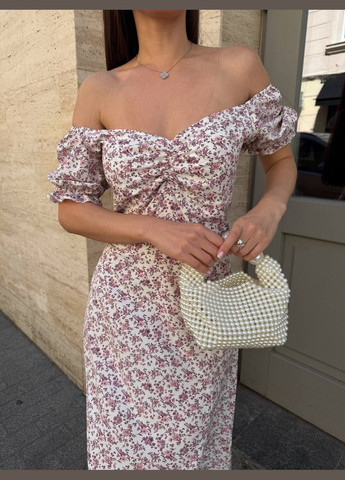 Розовое повседневный, кэжуал женское платье с открытыми плечами, с открытой спиной Style Point с цветочным принтом