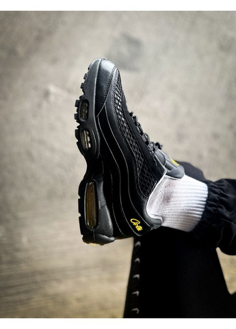 Чорні Осінні кросівки чоловічі і жіночі Nike Air Max 95 corteiz black yellow | Найк Аір Макс 114