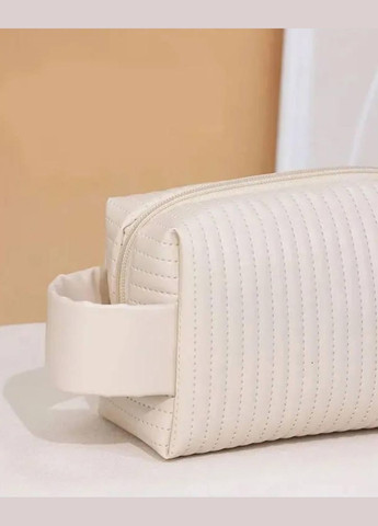 Стильная стёганая женская косметичка нежно салатового цвета No Brand (324559339)