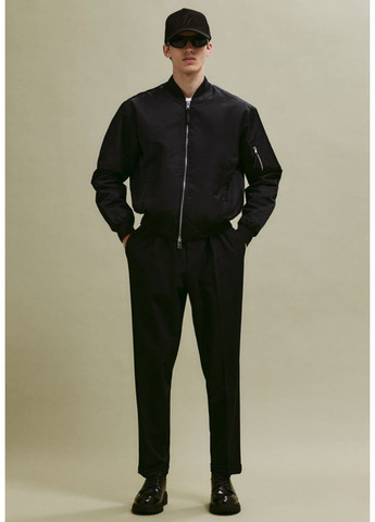 Черная демисезонная мужская куртка бомбер свободного кроя н&м (57652) м черная H&M