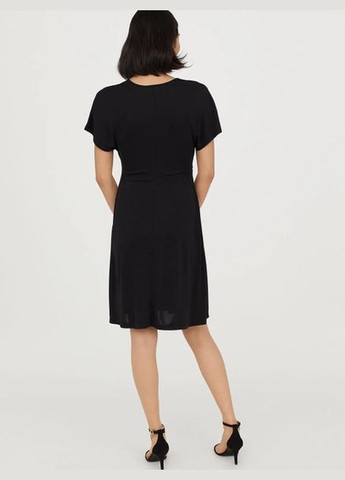 Черное платье короткое H&M