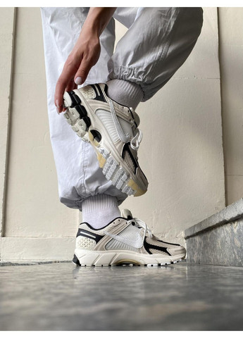 Черные демисезонные кроссовки мужские nike zoom vomero 5 beige white black найк аир зум вомеро 5 No Brand