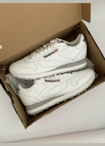 Білі всесезон кросівки classic leather Reebok