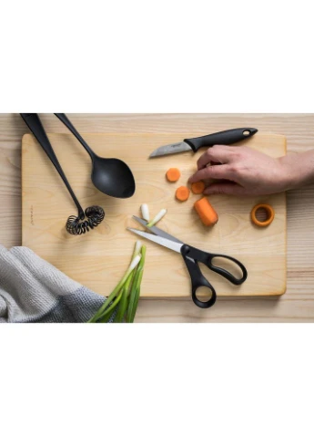 Ніж для овочів Essential 7 см (1023780) Fiskars (323132589)