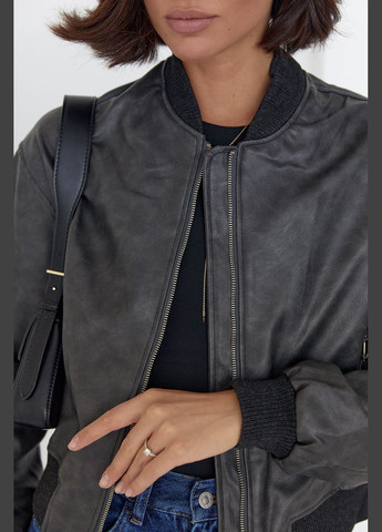Черная демисезонная женская куртка-бомбер в винтажном стиле 00006 Lurex