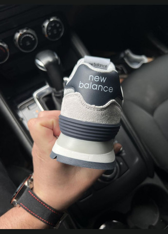 Світло-сірі осінні жіночі кросівки кросівки new balance 574 (репліка) світло-сірі No Brand