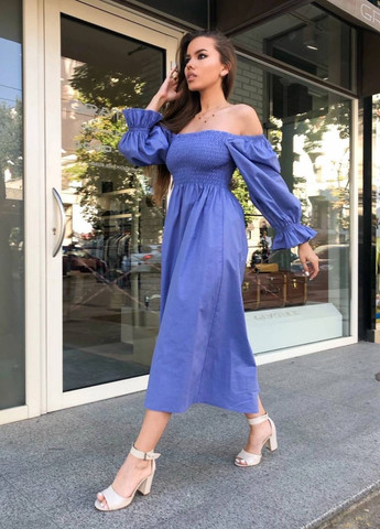 Синее повседневный женское льняное платье меди с рукавами фонариками с открытыми плечами Україна однотонное