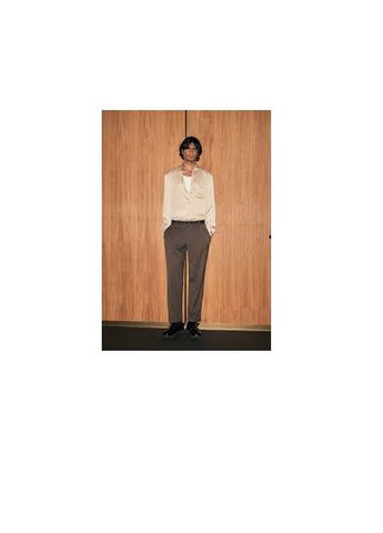 Бежевая рубашка однотонная H&M