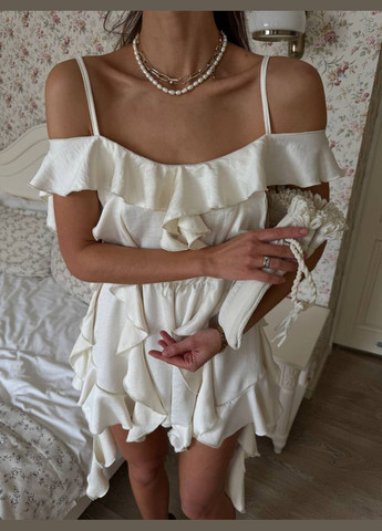 Сатиновий комбінезон з воланами Україна комбінезон-шорти кремовий святковий, повсякденний, кежуал, коктейльний сатин