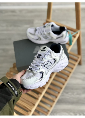 Білі Осінні чоловічі кросівки New Balance 530 White Silver Navy MR530SG