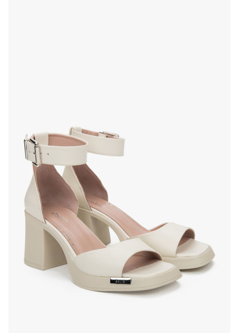 Босоніжки, колір молочний Estro (367179600)