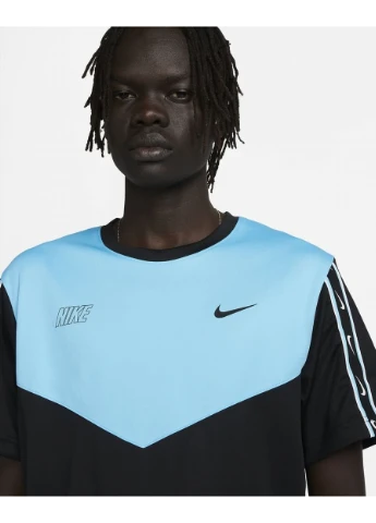 Блакитна футболка sportswear repeat tee light blue dx2301-011 Nike