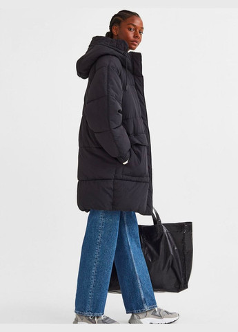 Черная демисезонная куртка удлиненная H&M