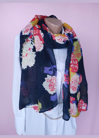 Шарф-палантин женский весна-осень в цветы 182х90 см Only (278652163)