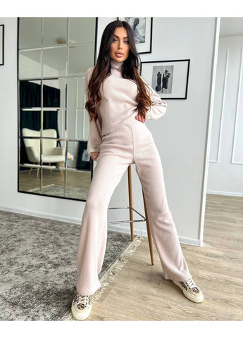 Жіночий костюм з ангори: кофта з високою горловиною та штани з високою посадкою MonCher (357489901)