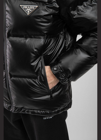 Черная зимняя куртка Prada