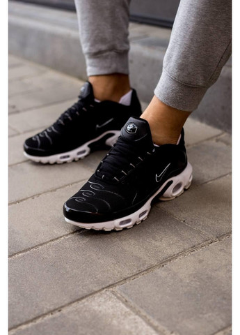 Чорні Осінні кросівки чоловічі nike air max plus tn black white найк аір макс тн плюс No Brand