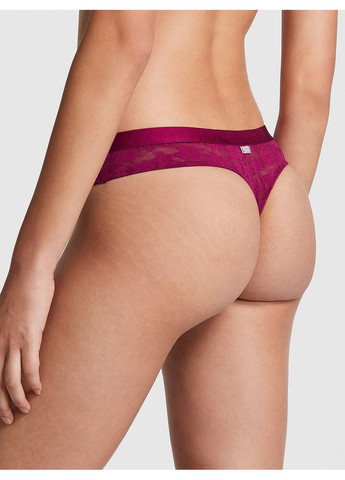 Жіночі Стрінги Wear Everywhere Lace Thong Panty (26697459) Victoria's Secret (361966151)