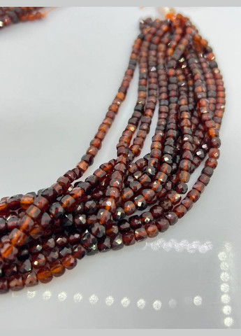 Гранат на нитці без замка 5х5 мм 40 см Коричневий 11650 No Brand (315343374)