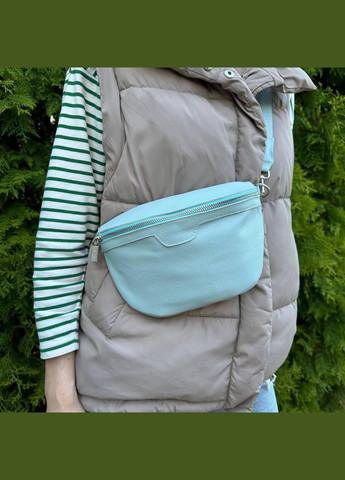 Шкіряна сумка жіноча бананка нагрудна з натуральної шкіри Блакитний No Brand (298997768)